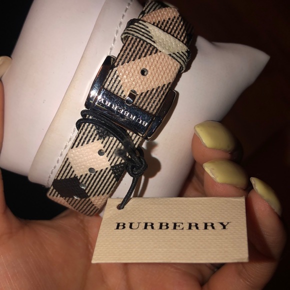 Burberry watch - Picture 2 of 3